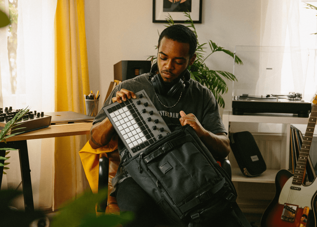 Novation Circuit Rhythm - selectadjs - Midi Controller - Novation