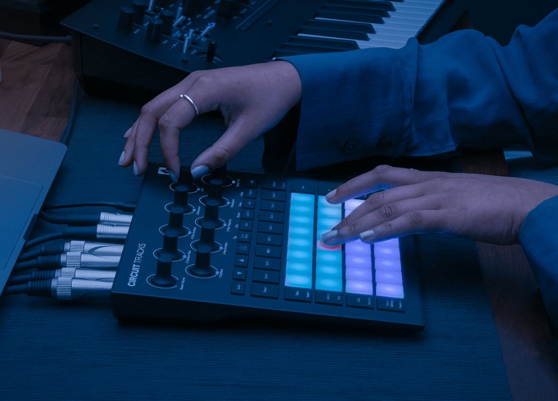 Novation Circuit Tracks - selectadjs - Midi Controller - Novation