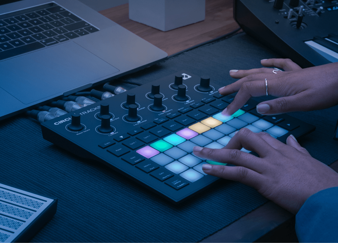 Novation Circuit Tracks - selectadjs - Midi Controller - Novation